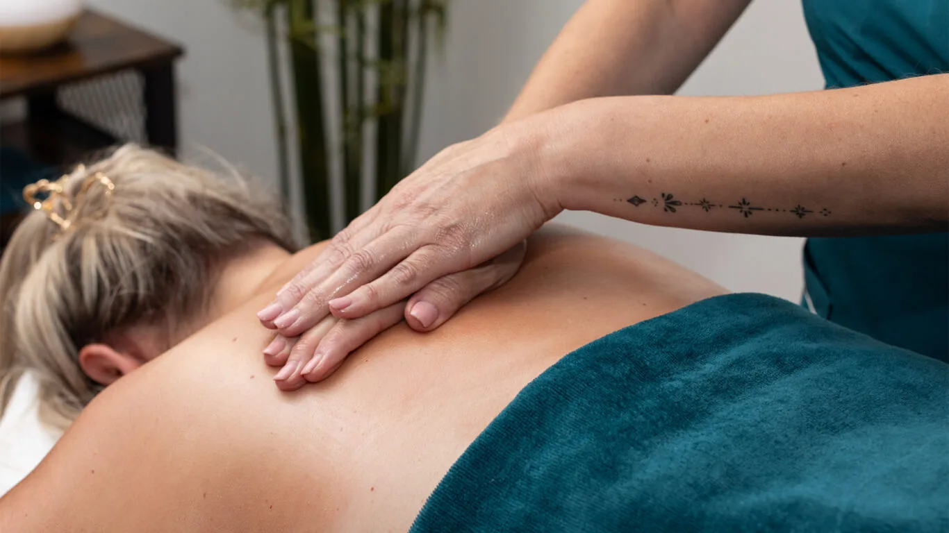 Back-and-Neck-Massage-The-Beaches-Hotel-and-Spa-Prestatyn